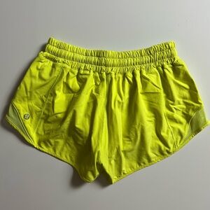 Lululemon Hotty Hot Low-Rise Lined Short 2.5", Yellow, Size 4